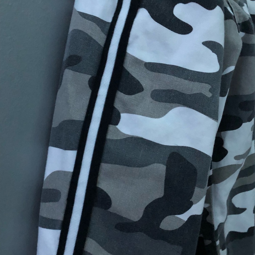 Pants - Picture 2 of 4